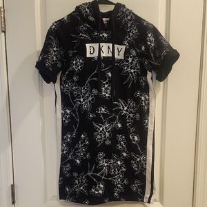 DKNY Black and White Floral Short Sleeve Hoodie Dress